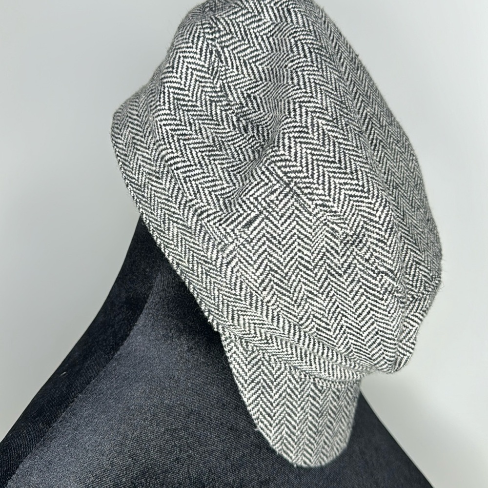 Gap Black & White Herringbone Hat Size S/M